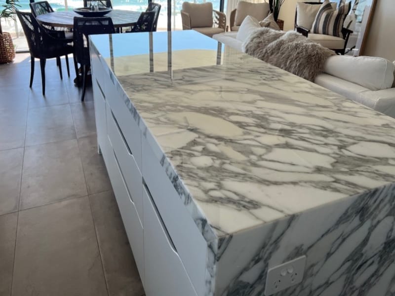 Marble benchtop with Gloss Tuffskin